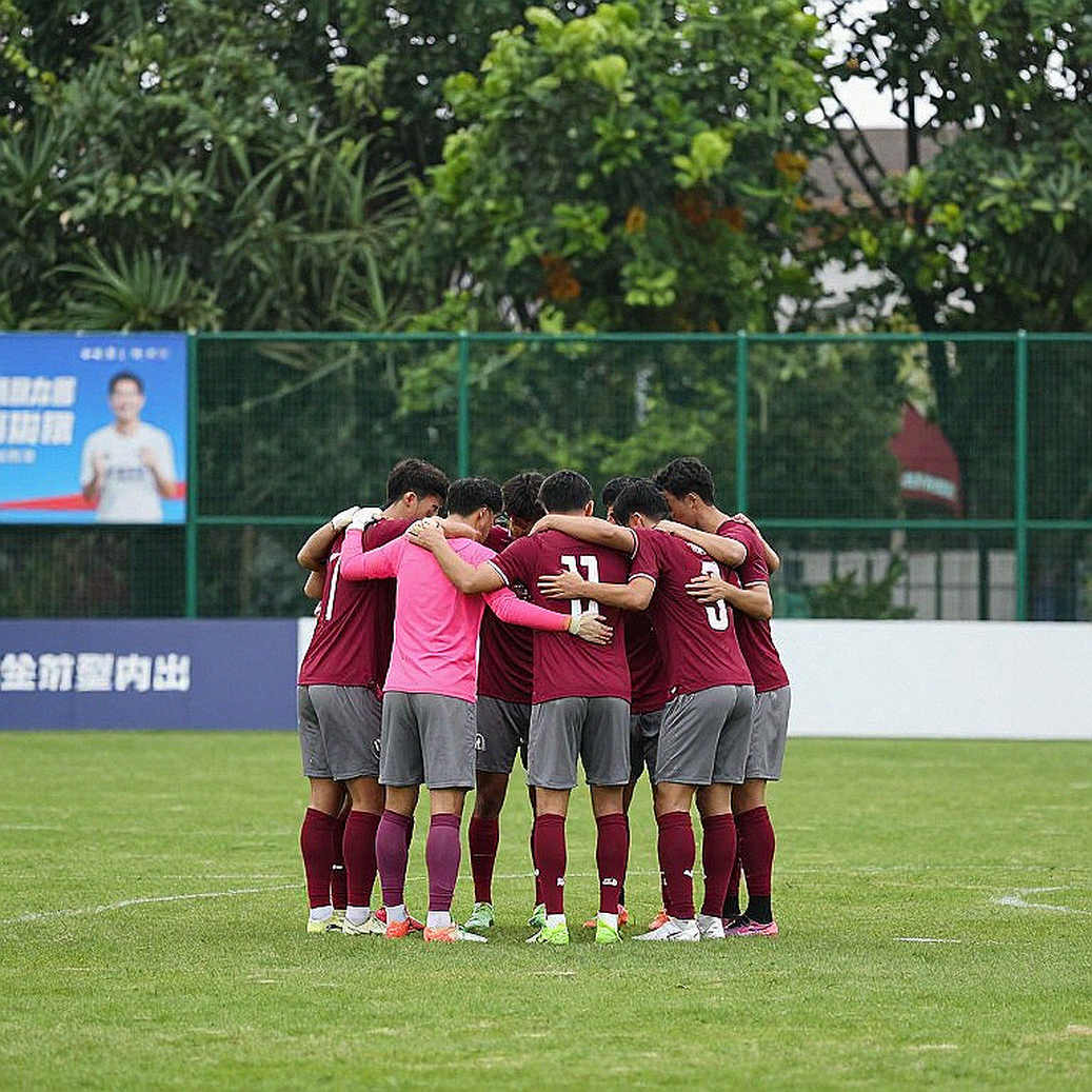 Blockchain in Football: The Promise of an Immutable Ledger and the Uncountable Arithmetic of a Fan's Heart Blockchain in Football: The Promise of an Immutable Ledger and the Uncountable Arithmetic of a Fan's Heart